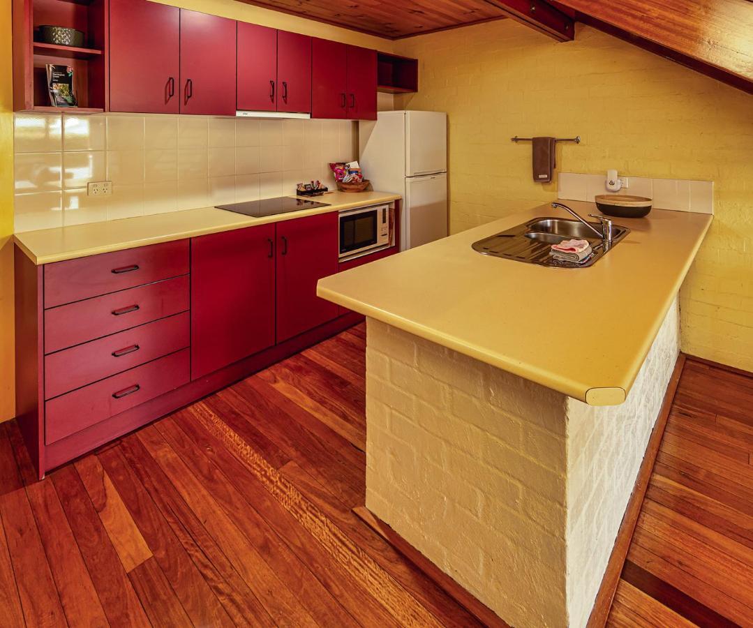 Great Escape Lofts Aparthotel Gloucester Bagian luar foto