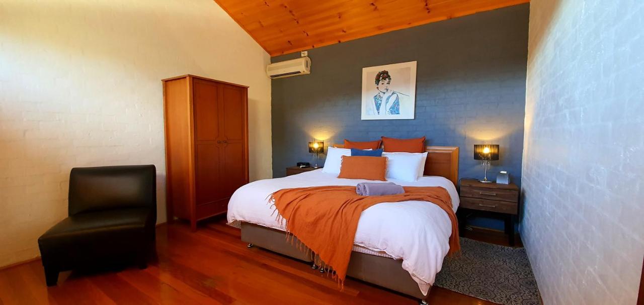 Great Escape Lofts Aparthotel Gloucester Bagian luar foto