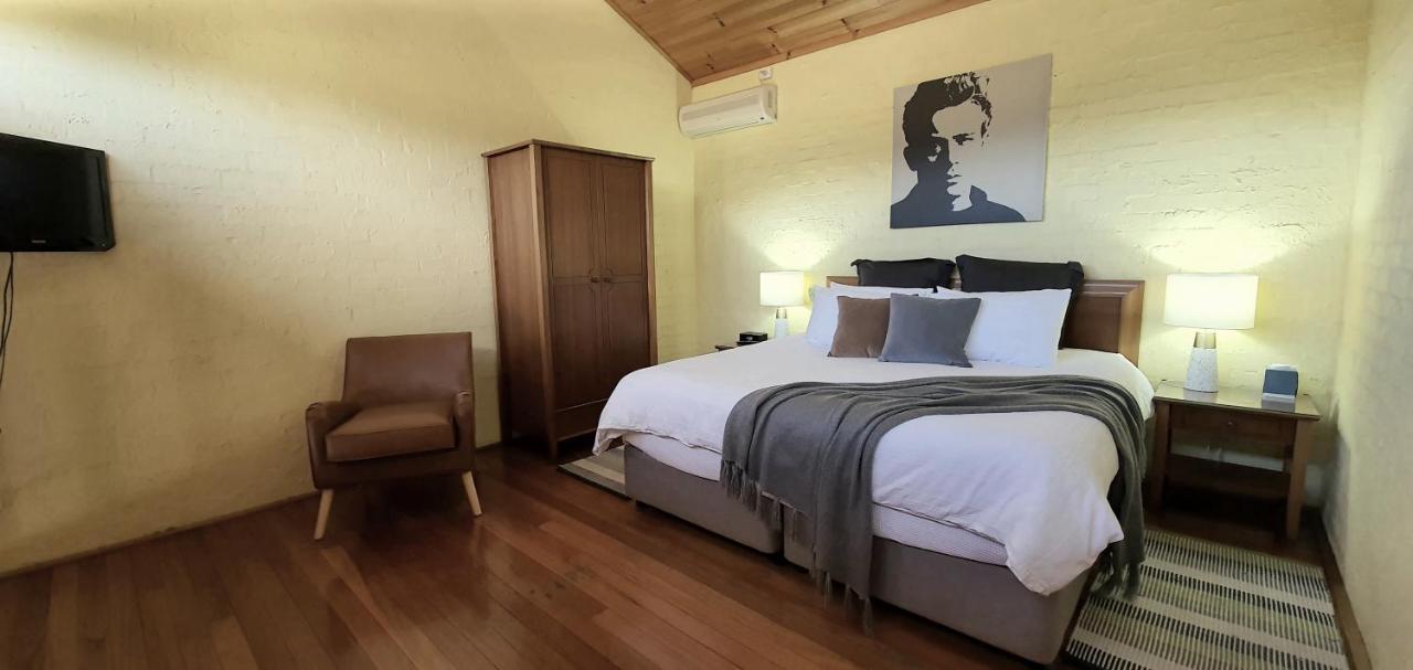 Great Escape Lofts Aparthotel Gloucester Bagian luar foto