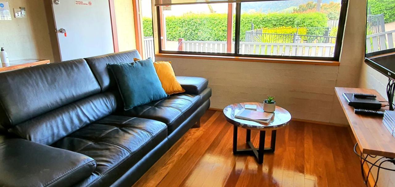 Great Escape Lofts Aparthotel Gloucester Bagian luar foto