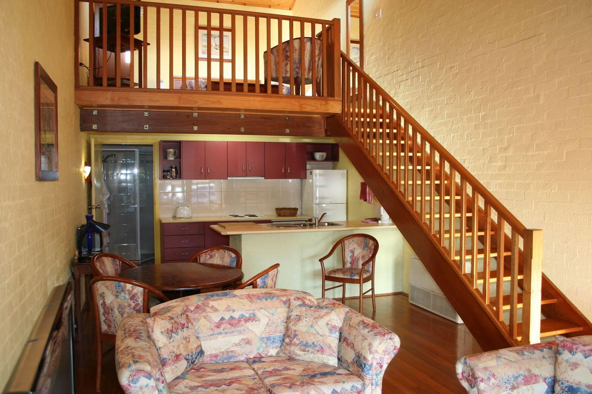 Great Escape Lofts Aparthotel Gloucester Bagian luar foto