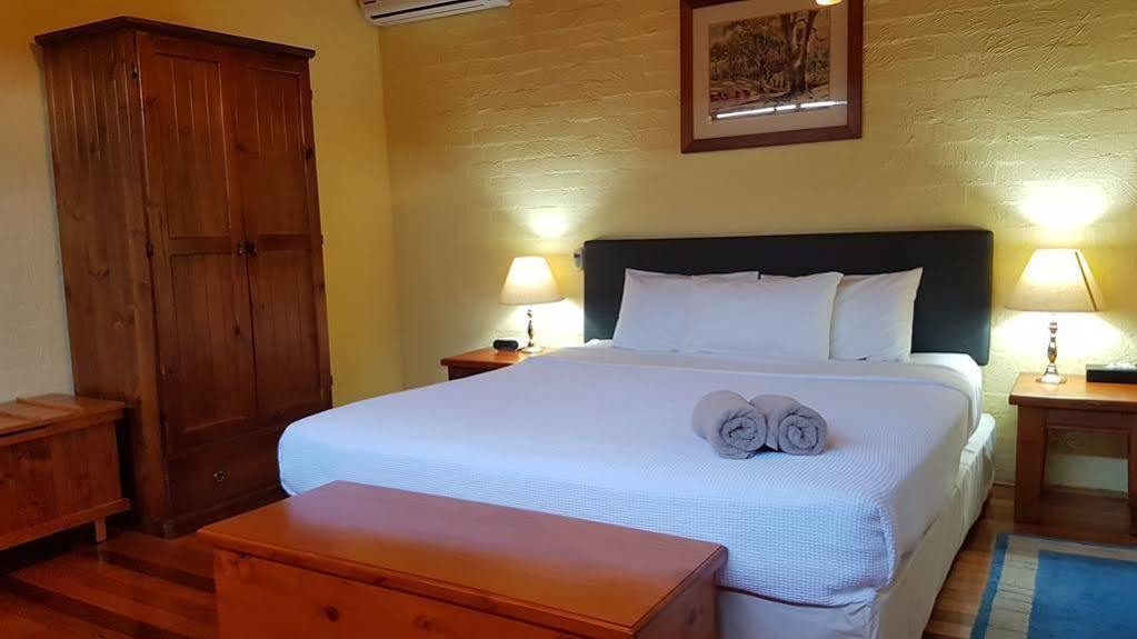 Great Escape Lofts Aparthotel Gloucester Bagian luar foto