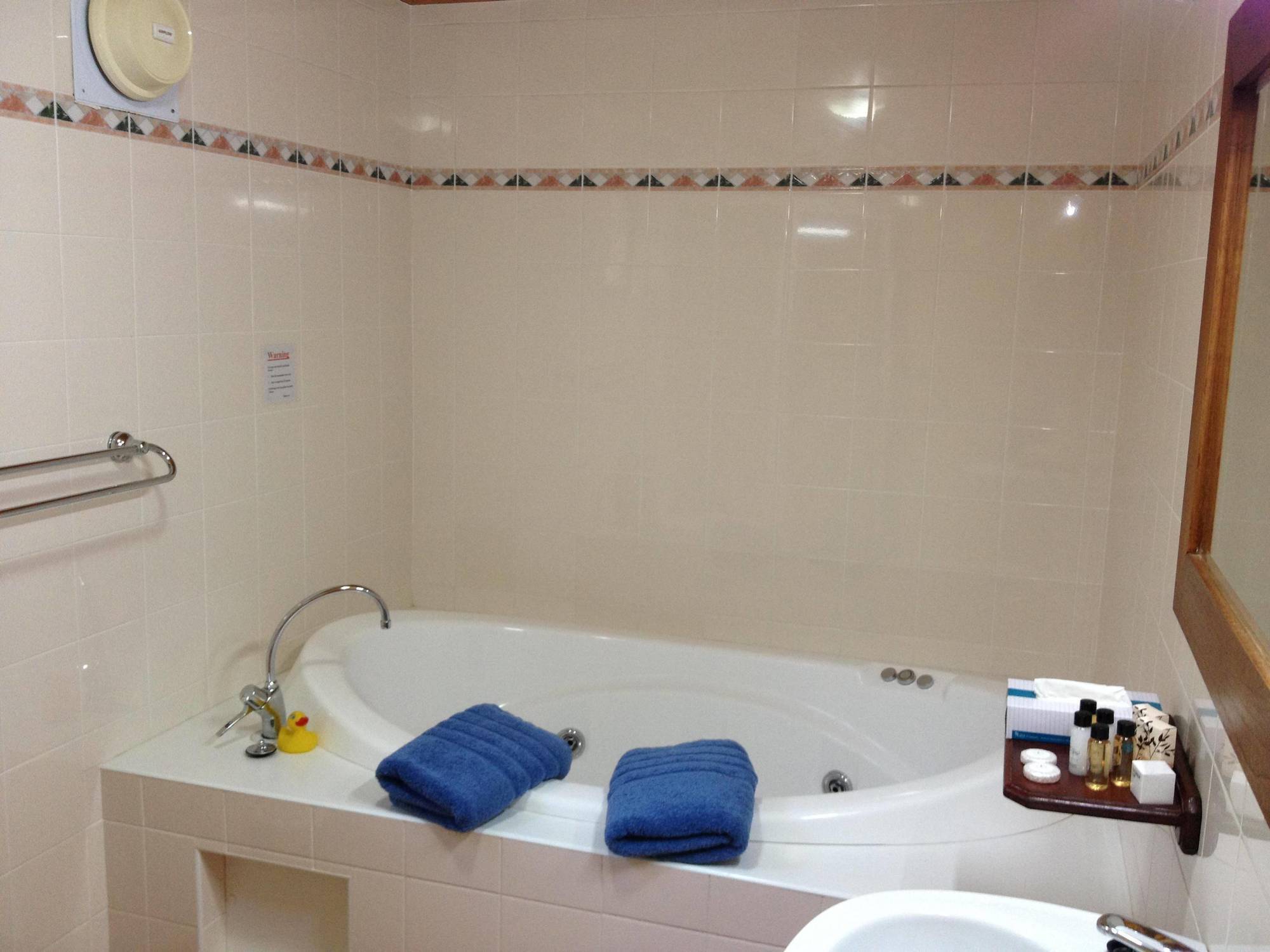 Great Escape Lofts Aparthotel Gloucester Bagian luar foto